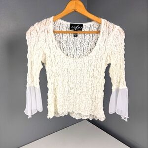VTG Algo Women's Ruffled Sleeve Stretch Blouse